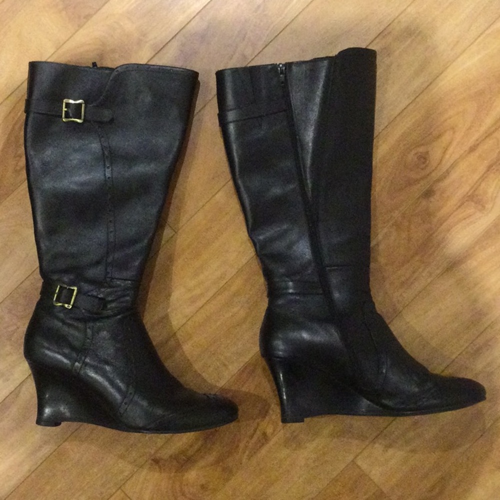 Elegant Black Leather Heeled Boots for Women